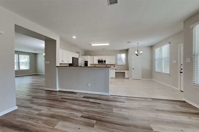 Foto del edificio - 4031 Echo Mountain Dr