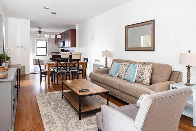 Building Photo - 628 W Schubert Ave