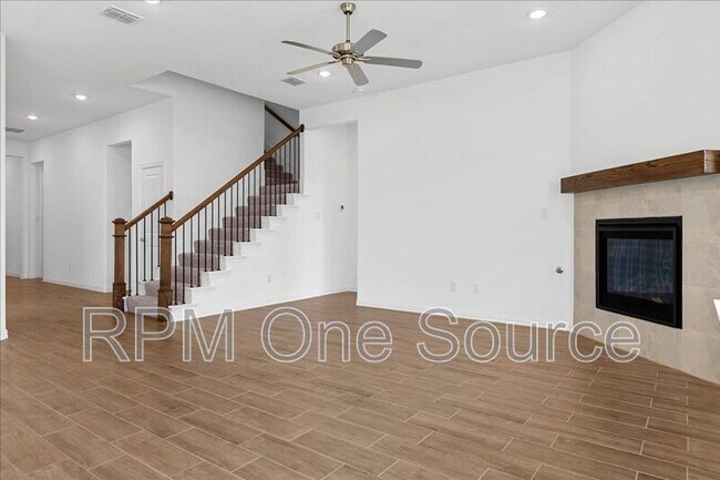 Building Photo - 812 Morwenna Rd