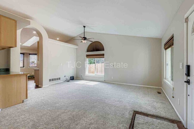 Foto del edificio - 5260 Wyandot St