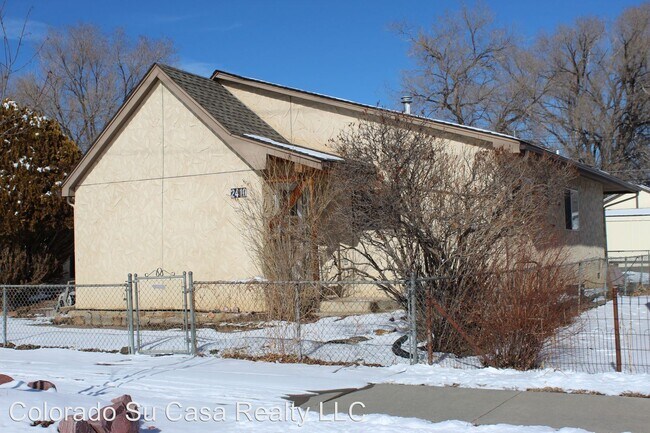 Building Photo - 2 br, 1.5 bath House - 2410 Bott Ave.
