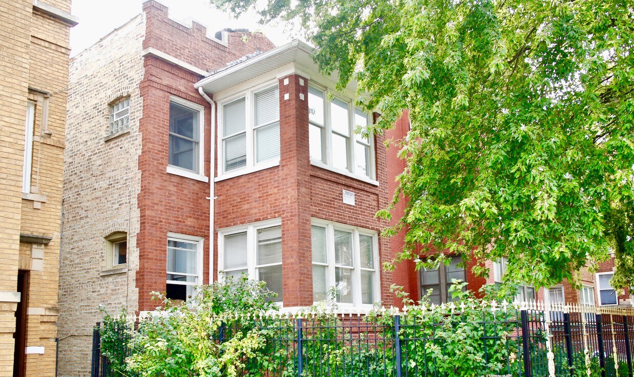 Foto principal - 4735 N Drake Ave