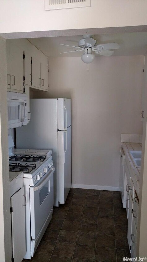 Primary Photo - 9075 Montoya St