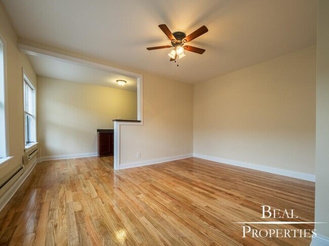 Foto del edificio - 0 bedroom in CHICAGO IL 60657