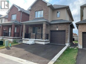 Building Photo - 35 Bedford Estates Cres