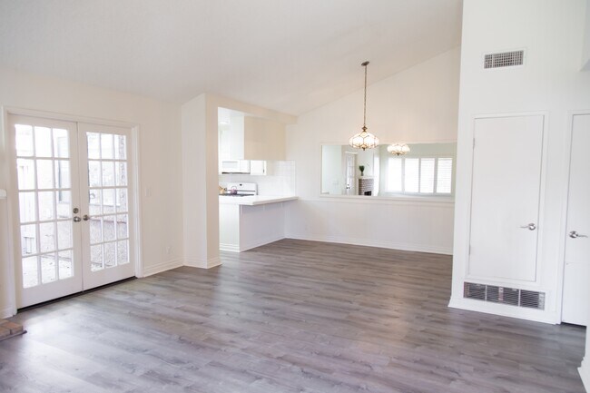 Foto del edificio - 4496 Lubbock Dr