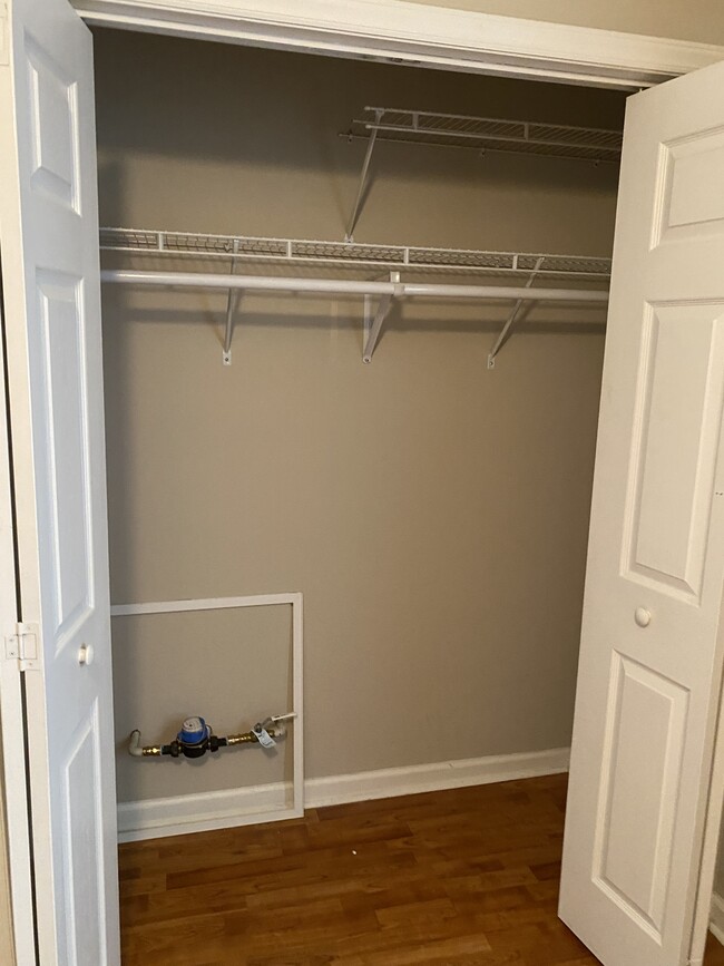 Front bedroom closet - 1851 Trailwood Heights Ln