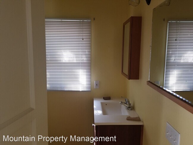 Foto del edificio - 1 br, 1 bath House - 653 Knoll Drive