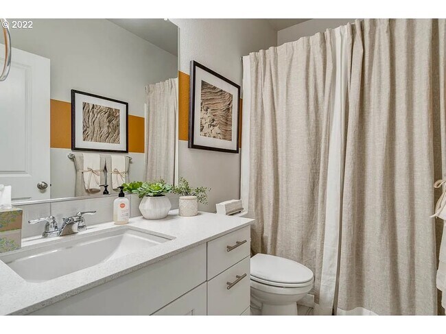 Foto del edificio - 4769-KE4769 Breitenbush Ave NE