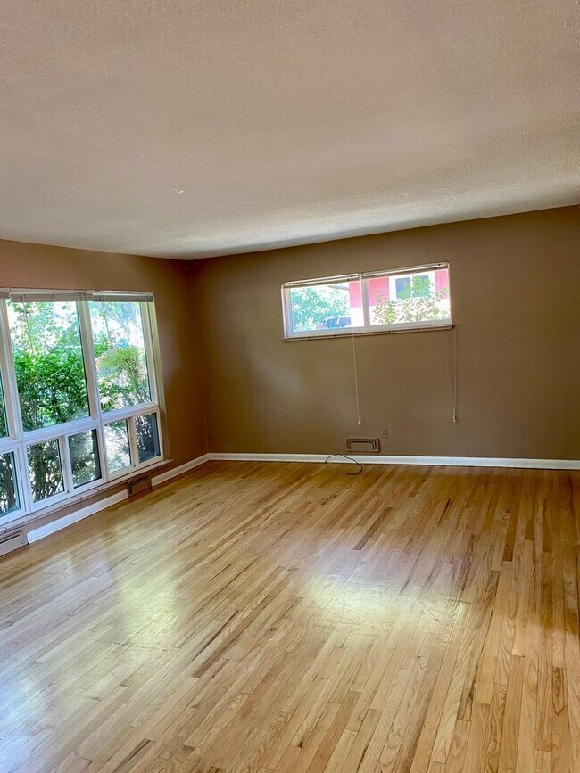 Foto del edificio - Charming 2-Bedroom House with Flatiron Views