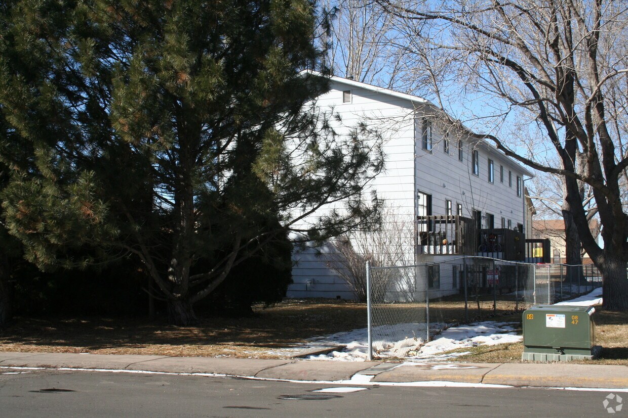 Building Photo - 2751 28th Ave