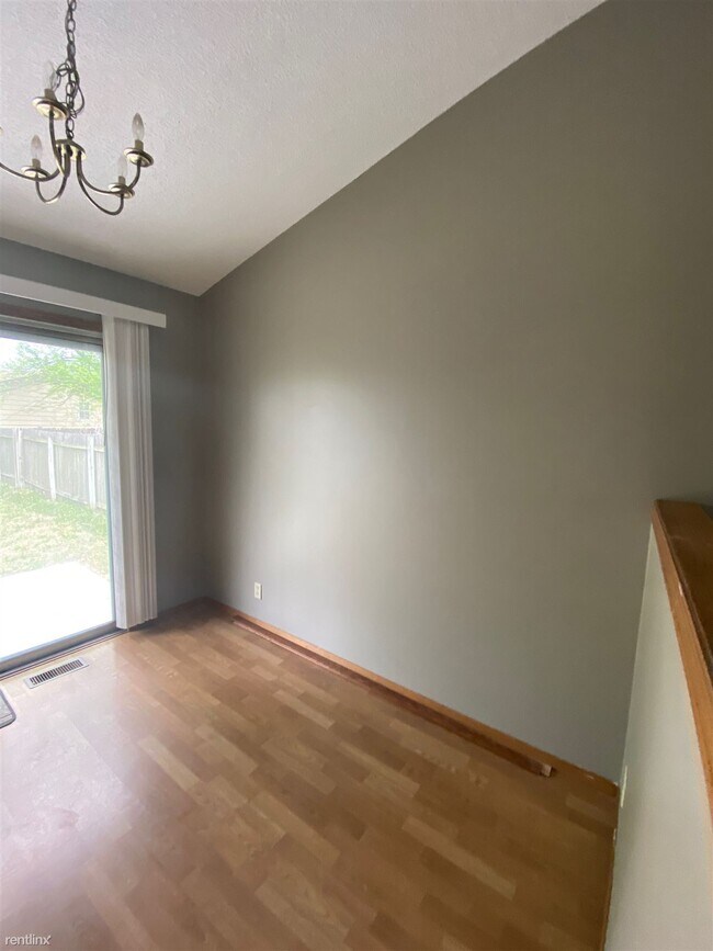Building Photo - 3 br, 2 bath House - 269 W Village Lake Dr...