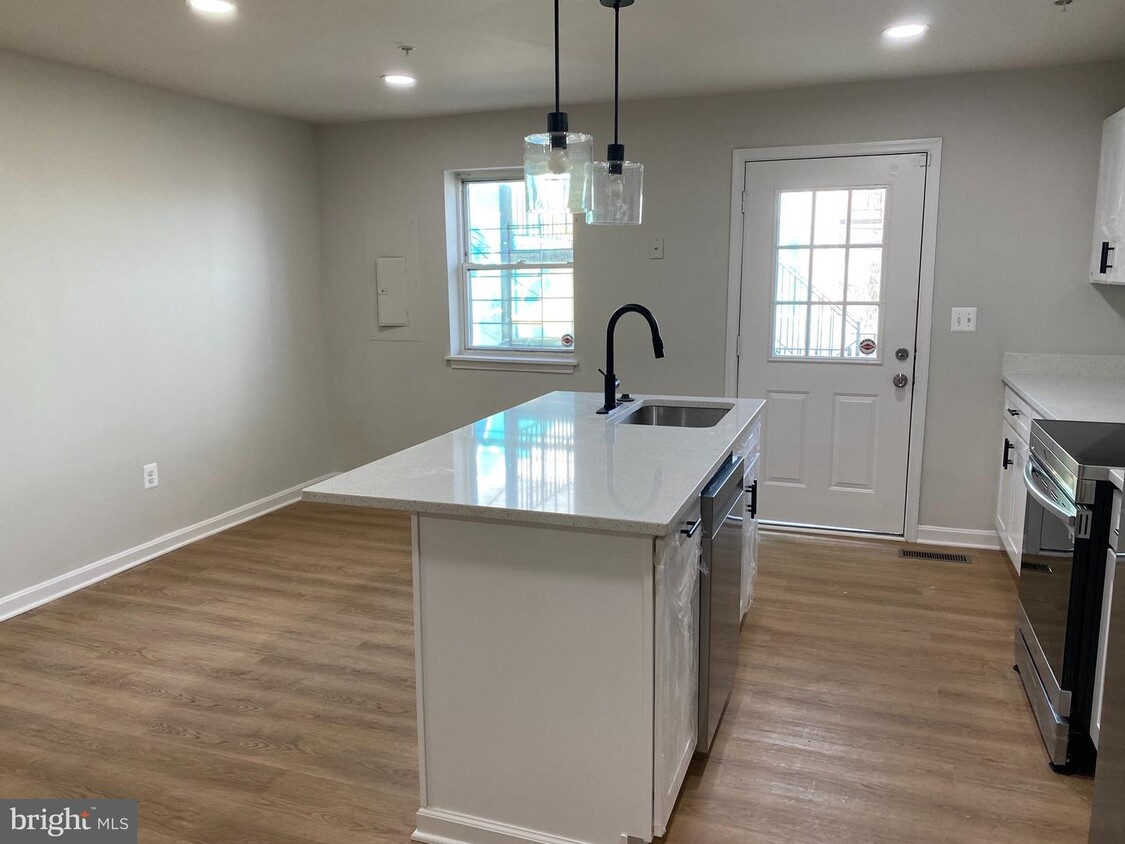 Foto principal - 1729 Guilford Ave