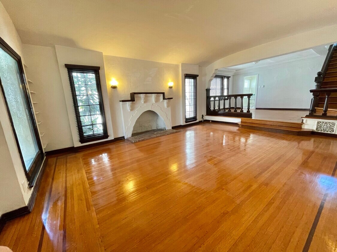 Primary Photo - 6508 W 6th St