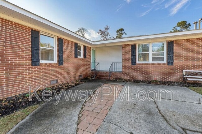 Foto del edificio - 116 Thomas Dr