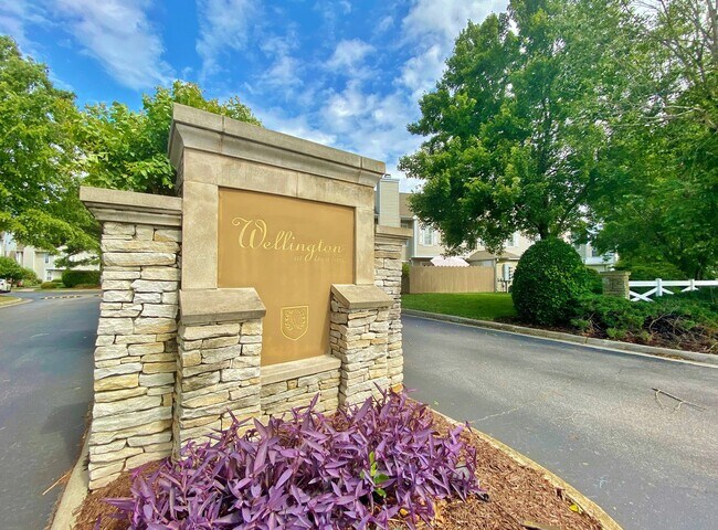 Building Photo - 2-Bedroom Condo Ready 09/09/24!  2 Master ...