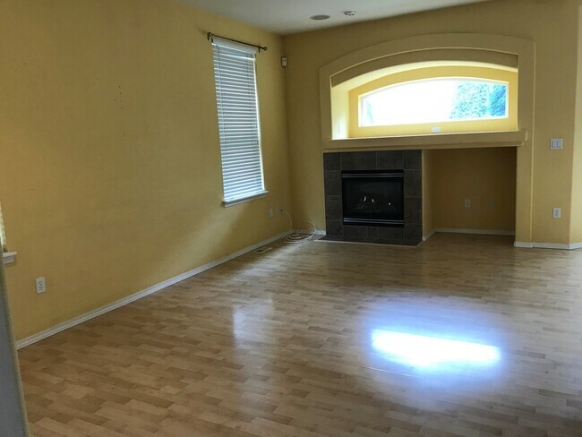 Foto del edificio - Spacious and Unique Home , 3 Bedroom, 2.5 ...