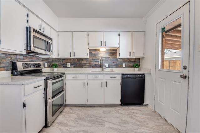 Foto del edificio - 823 Ross Ln