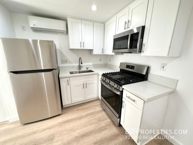 Foto del edificio - Newly Renovated Studio In Prime West Holly...