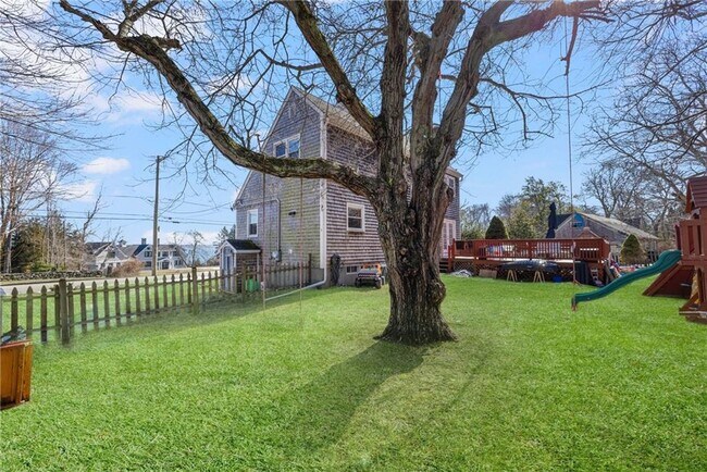 Building Photo - 1059 E Shore Rd