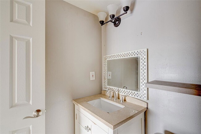 Photo - 2900 NE 30th St Apartment