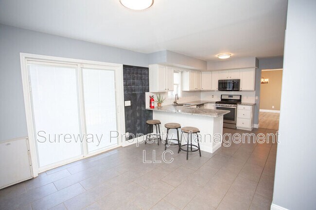 Foto del edificio - 2310 S Shore Dr