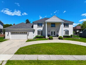Building Photo - 5804 N Corona Dr