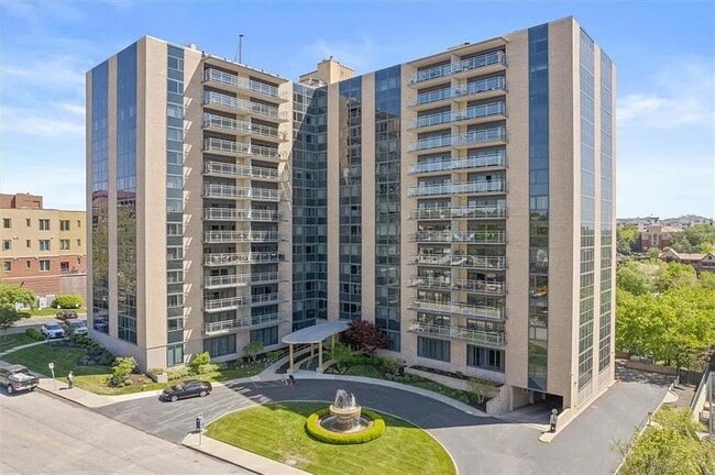 Foto del edificio - 4545 Wornall Rd
