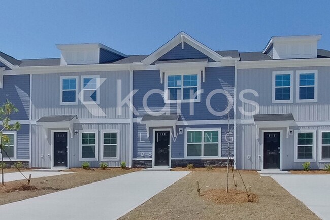Building Photo - 2511 Banyan Cir