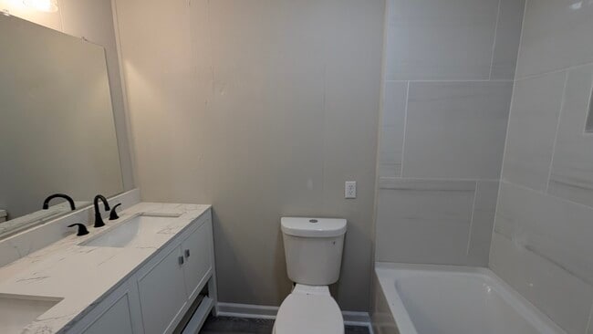 Building Photo - 1110 Creekwood Dr