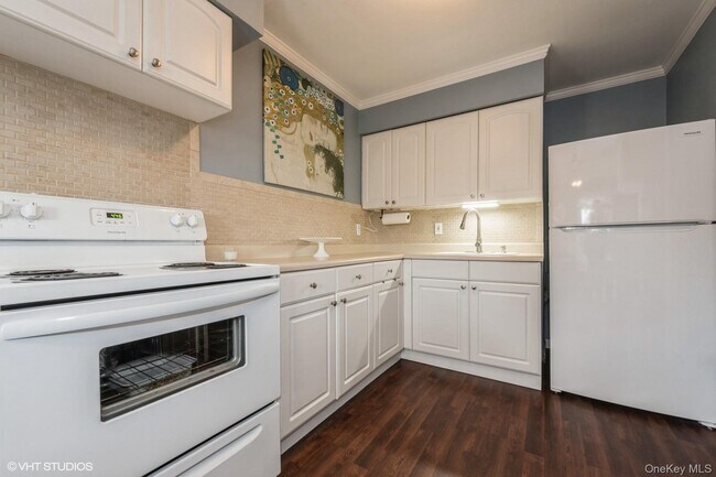 Foto del edificio - 3920 Waverly Ave
