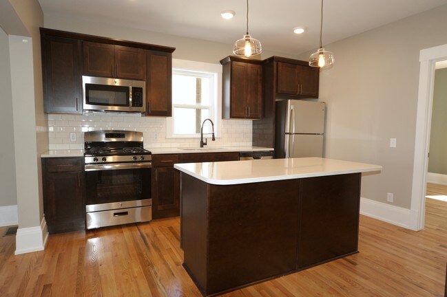 Foto del edificio - 646 Thomas St SE