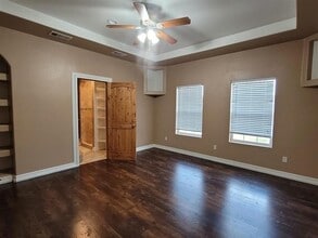 Building Photo - 106 Provost St