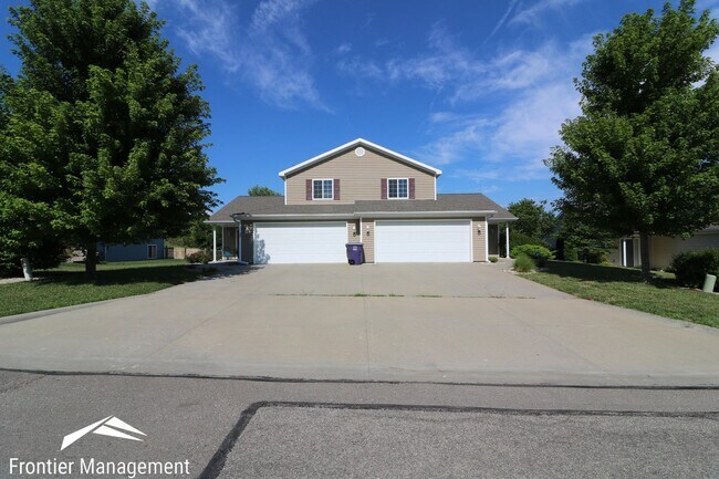 Foto del edificio - Gorgeous Duplex with Amazing View Off of Scenic Drive!