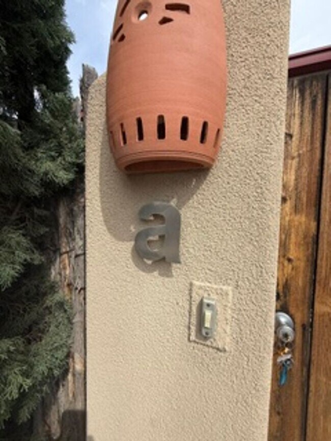 Building Photo - 2160 Calle de Arroyo