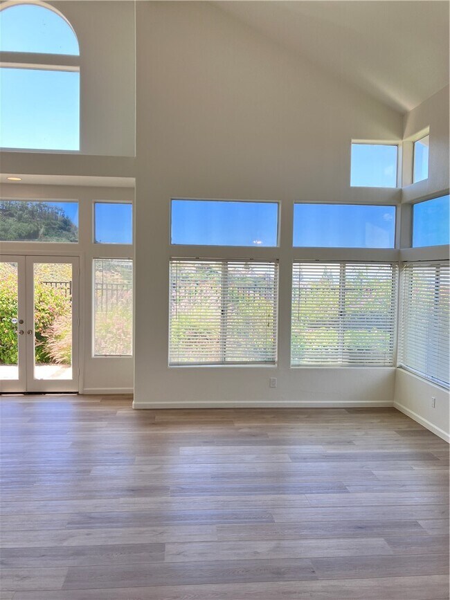 Building Photo - 6609 E Pinnacle Pointe