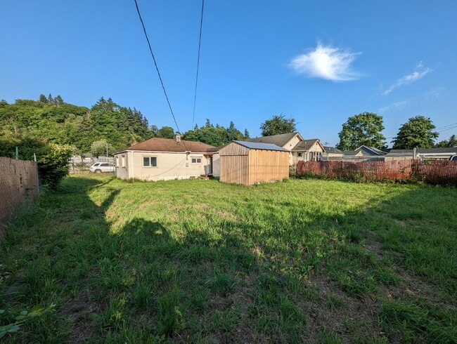 Building Photo - 615 Bridges Ave S