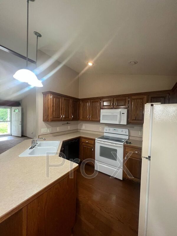 Building Photo - 9510 CL- 93