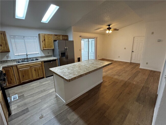 Foto del edificio - 1103 Copper Dr