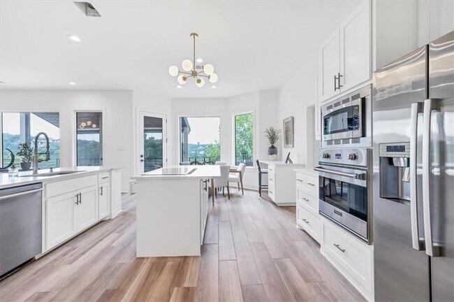 Foto del edificio - 7905 Brightman Ln