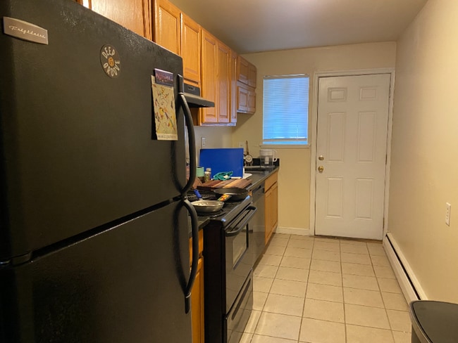 Photo - 3210 Ellwood Ave Apartment