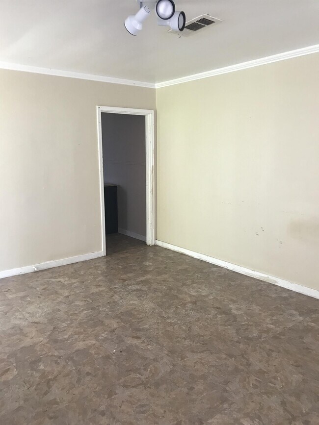 1010 N 6th St, Monroe, LA 71201 House Rental in Monroe, LA