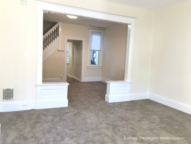 Building Photo - 5 Bedroom House in Easton