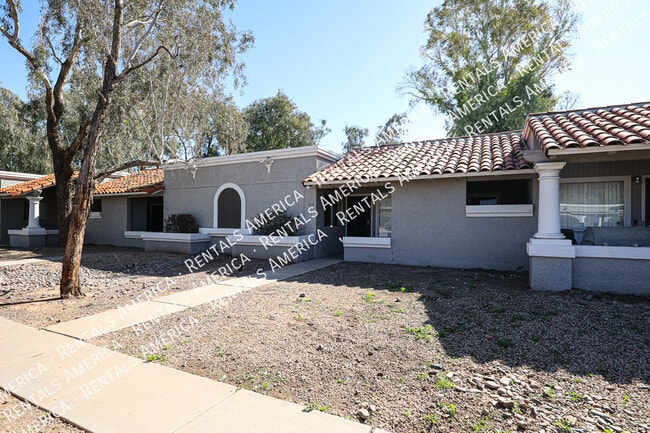 Building Photo - 9020 W Highland Ave