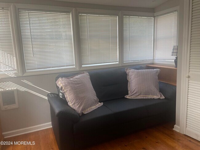 Foto del edificio - 605 Central Ave