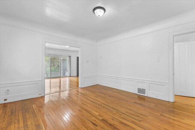 Foto del edificio - 1410 Glynn Ct