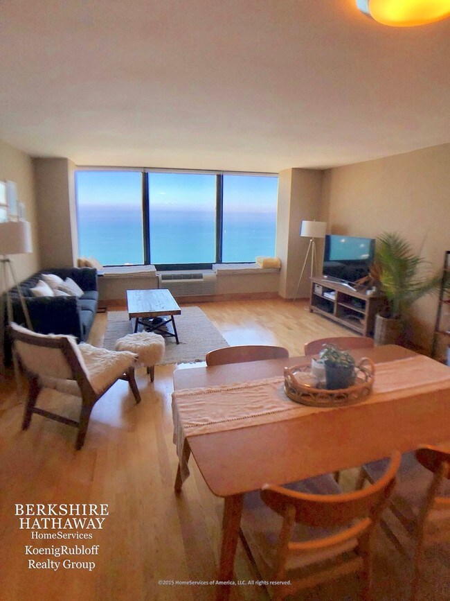 Foto del edificio - 155 N Harbor Dr