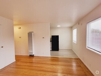 Building Photo - 878 59th St