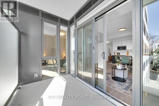 Building Photo - 664 Spadina Ave.