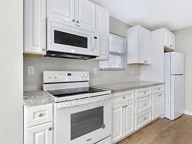 Building Photo - 1484 Norman Berry Dr